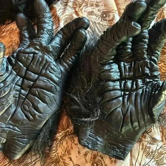 Vintage Gorilla Mask Hands Set Latex Fun Fur Halloween Monster Creature 60s 70s - Picture 4 of 6